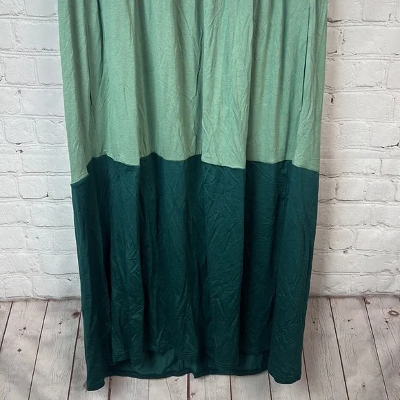 BloomChic Green & Ivory Colorblock Tiered Dress Size 10 - Picture 4 of 5